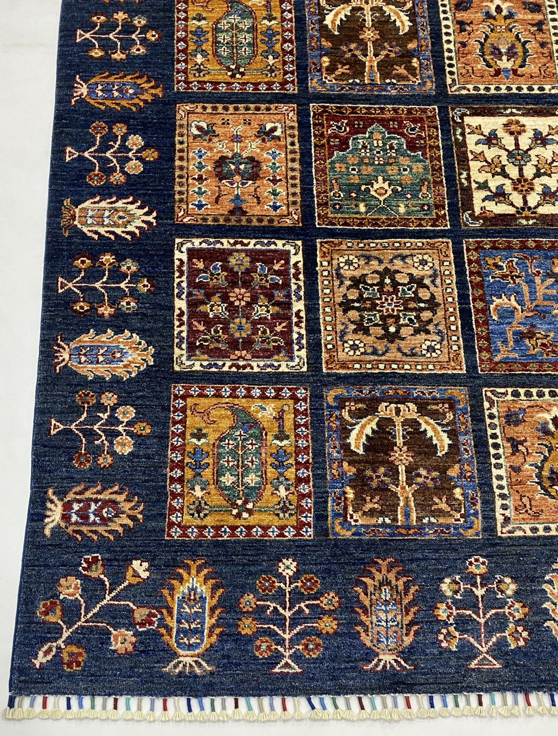 Gabbeh Bakhtari 174 x 238 CM
