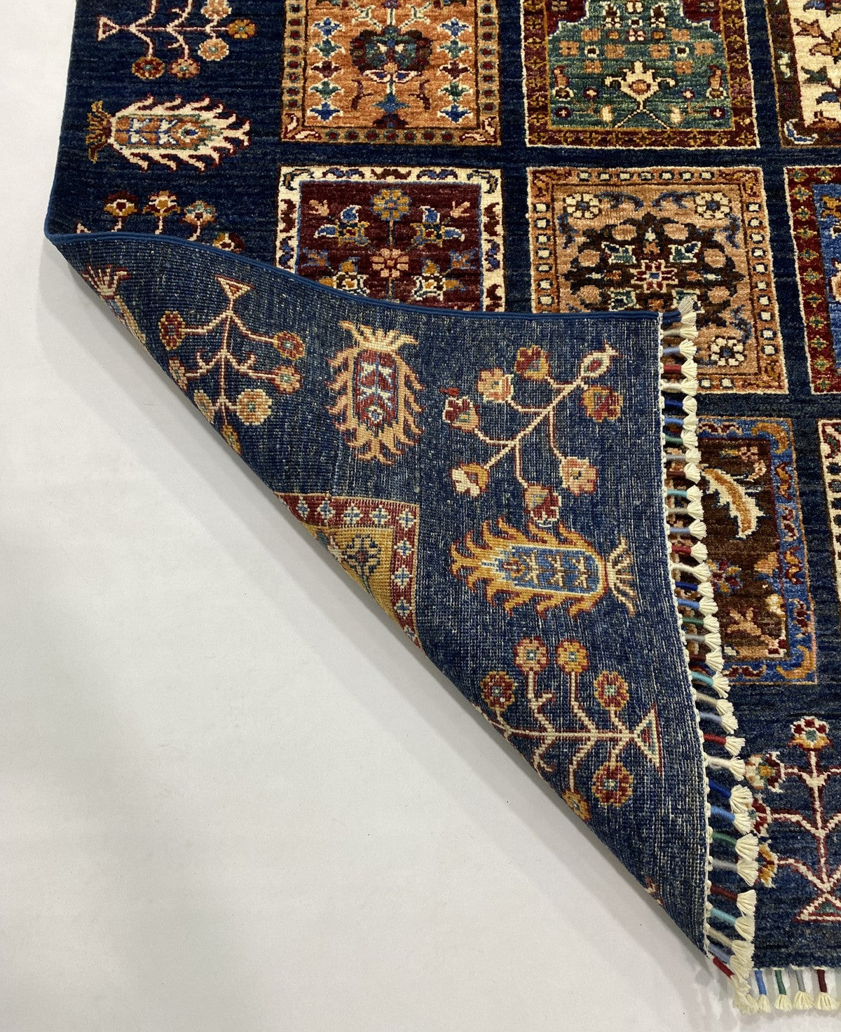 Gabbeh Bakhtari 174 x 238 CM